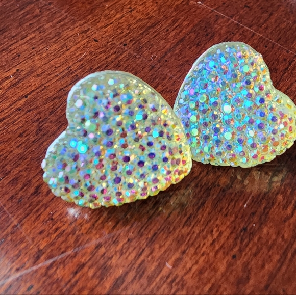 Sparkly heart earrings - Picture 2 of 5